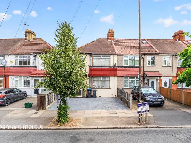 House for sale in London Borough of Merton, Mitcham