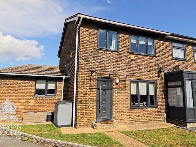 House for sale in Winter Gardens, Essex