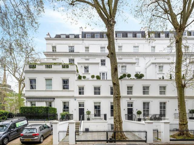 House for sale in Bayswater, Greater London