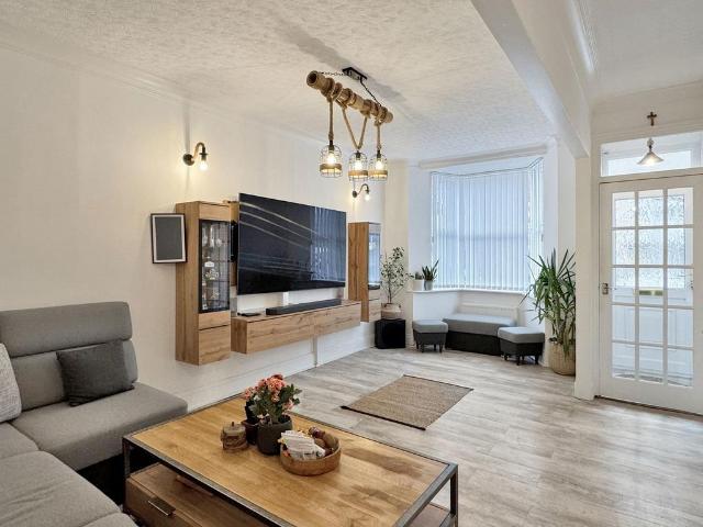 House for sale in Bromsberrow Heath, Gloucestershire