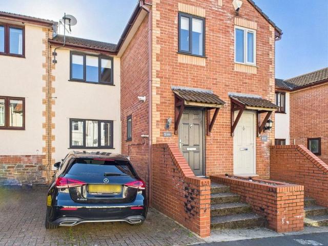 House for sale in Feckenham, City Of Bristol