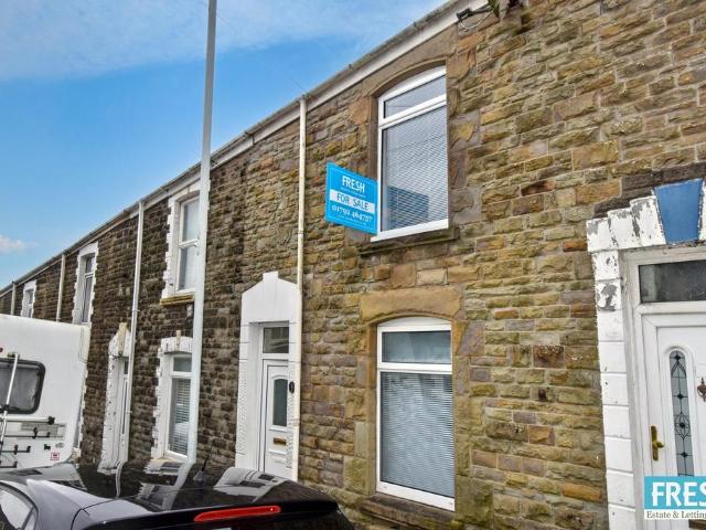 House for sale in Cwmbwrla, Nangreaves
