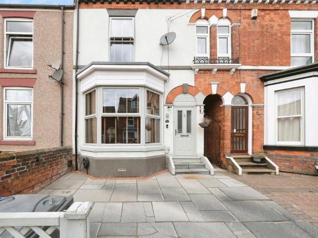 House for sale in Loundsley Green, East Midlands