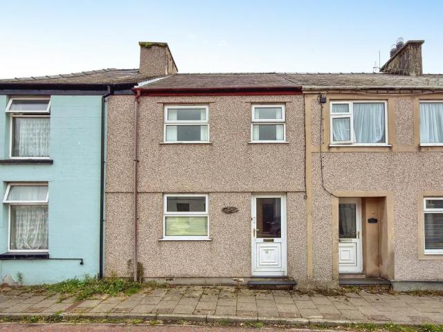 House for sale in Llanllyfni, Pen-y-groes