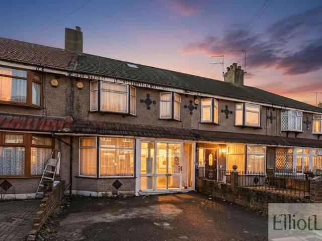 House for sale in London Borough of Ealing, Perivale