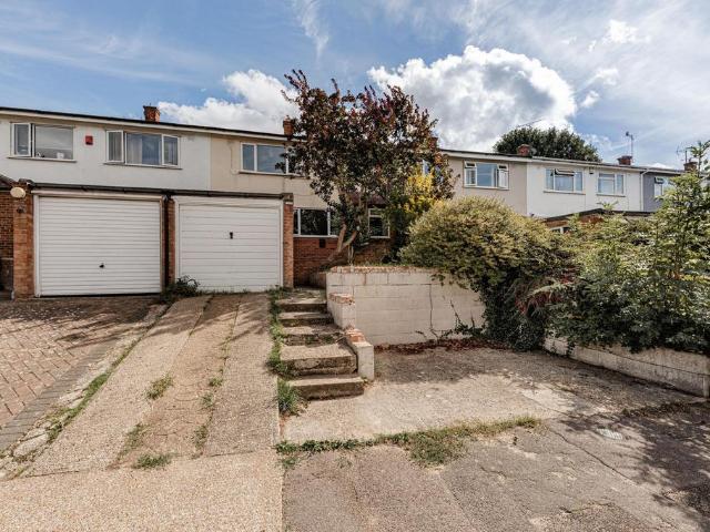 House for sale in Oad Street, Kent