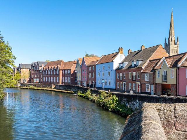 House for sale in New Catton, East Bank
