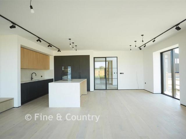 House for sale in The Butts, Kent