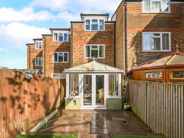 House for sale in Nunhead, Greater London