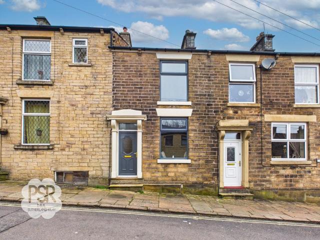 House for sale in Charlesworth, East Midlands