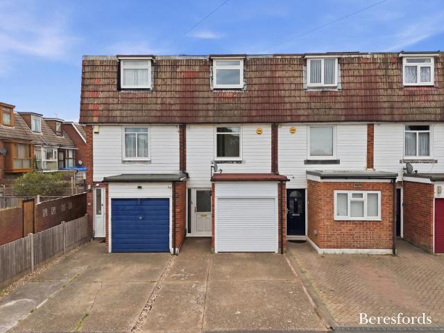 House for sale in Harold Wood, Greater London