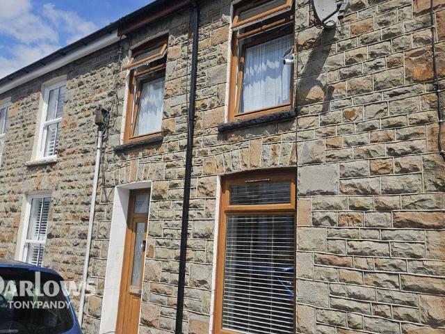 House for sale in Pentre, Ton Pentre