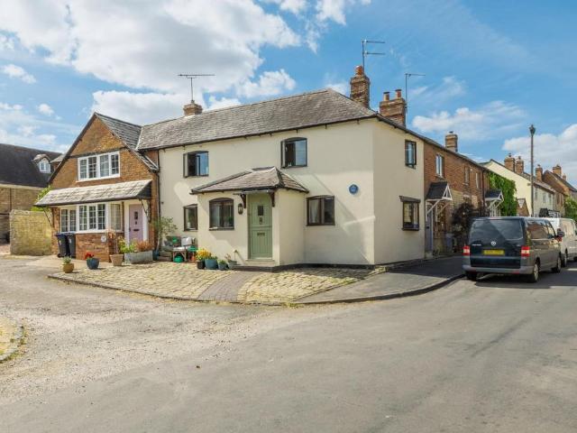 House for sale in Harbury, Stratford-on-Avon