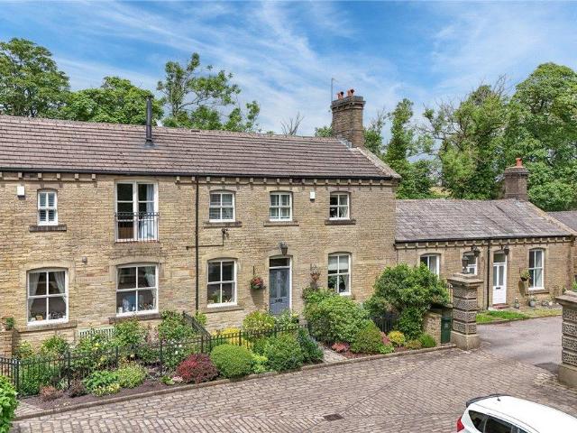 House for sale in Denholme, West Yorkshire