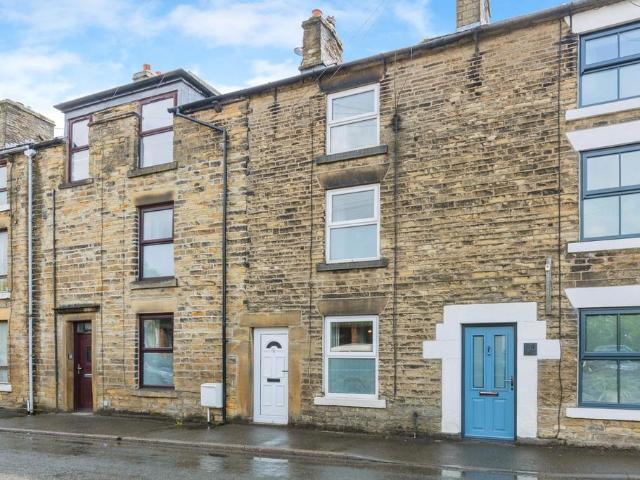 House for sale in Charlesworth, East Midlands