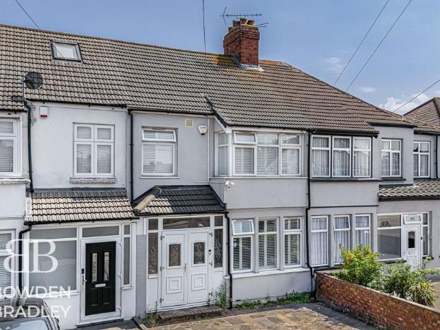 House for sale in Fairlop, Greater London