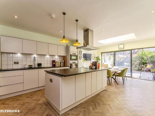 House for sale in Scotch Estate, Greater London