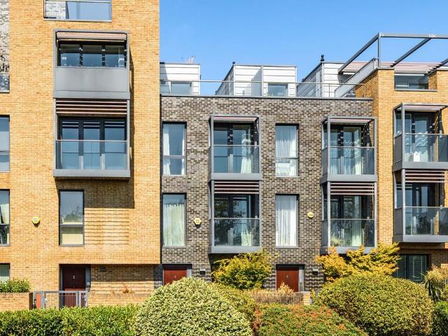 House for sale in Kidbrooke, Greater London