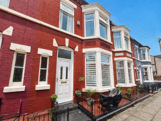 House for sale in Calderstones