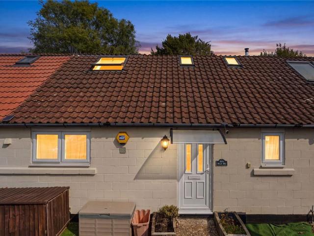 House for sale in Laindon, Essex