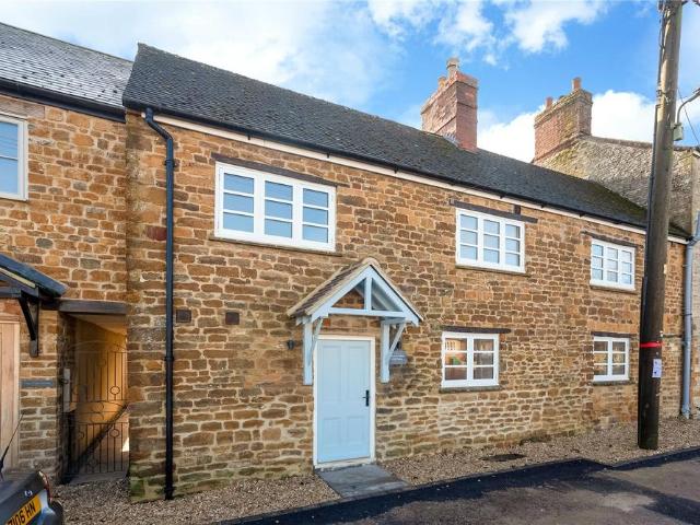 House for sale in Evershot, Oxfordshire