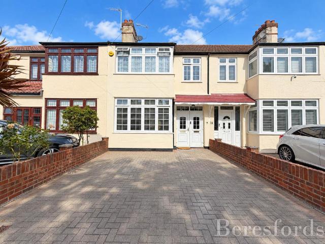 House for sale in Rush Green, Greater London
