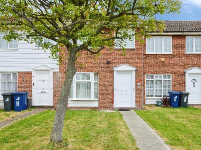 House for sale in London Borough of Ealing, Greenford