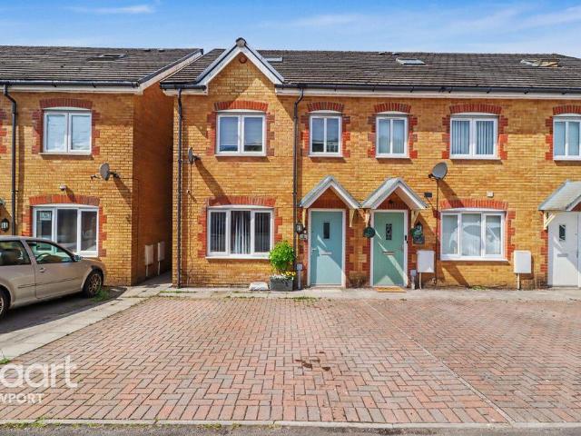 House for sale in Ynysddu, Wales
