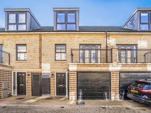 House for sale in Hackbridge, Greater London