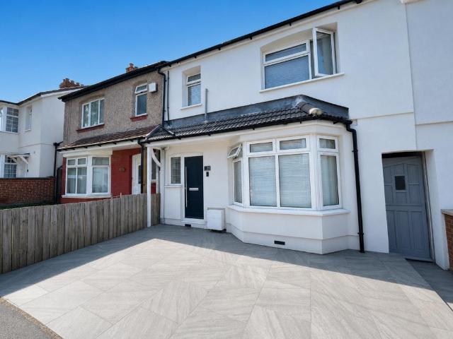 House for sale in Spring Park, Luton