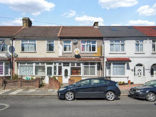 House for sale in Loxford, Greater London