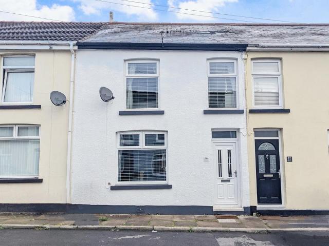House for sale in Cefn-coed-y-cymmer, Trefechan