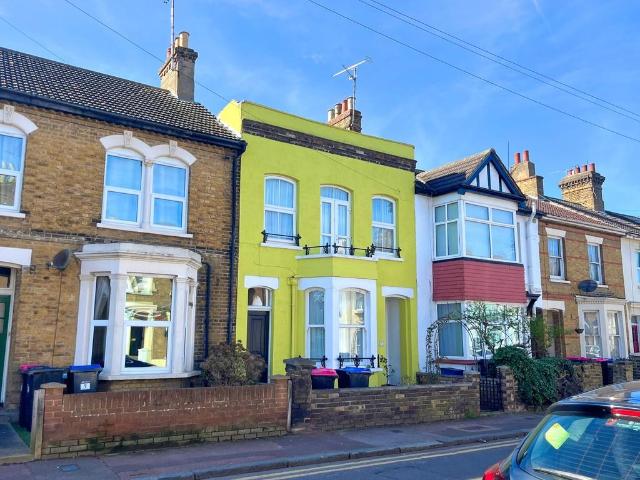 House for sale in Milton, Alton Barnes