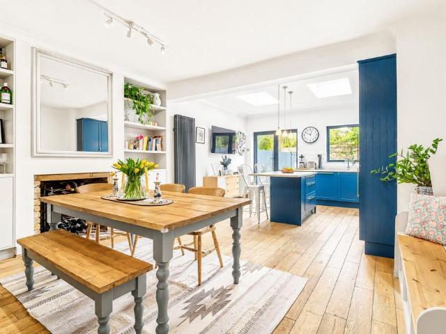 House for sale in Summerstown, Greater London