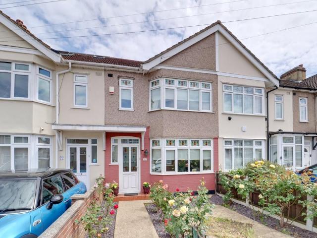 House for sale in Rainham, Greater London