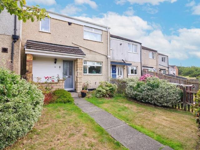 House for sale in Brookfield, Charlesworth