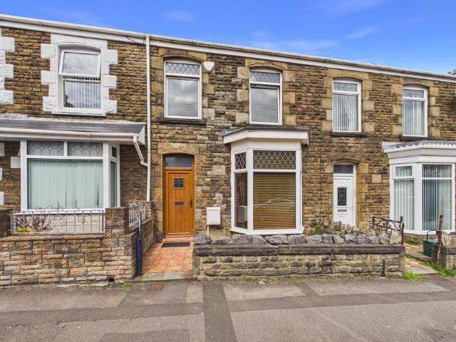House for sale in Cwmbwrla, Nangreaves