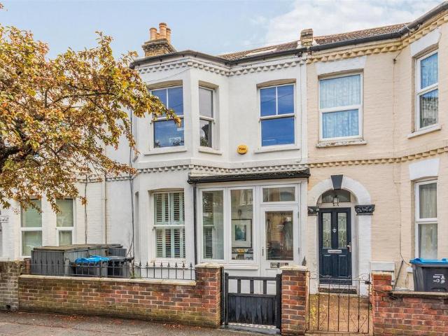 House for sale in London Borough of Merton, South Wimbledon
