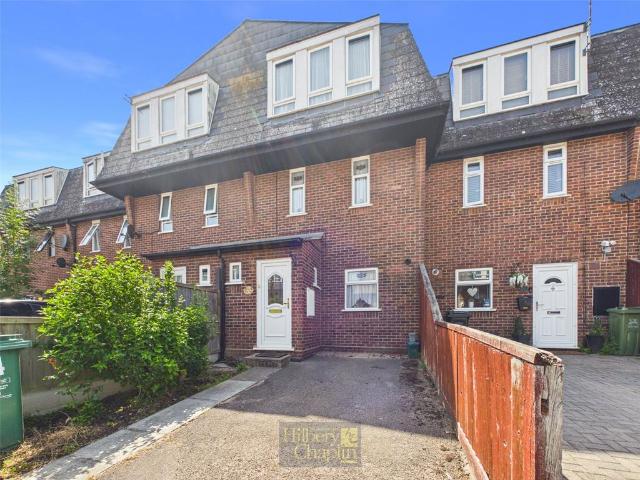 House for sale in Laindon, Essex