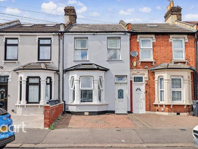 House for sale in Loxford, Seven Kings