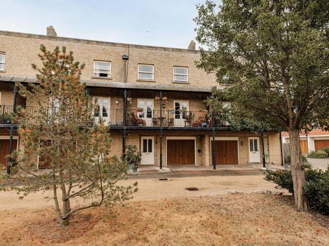 House for sale in Oad Street, Kent