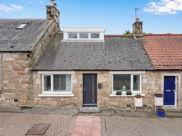 House for sale in Pathhead, Scotland