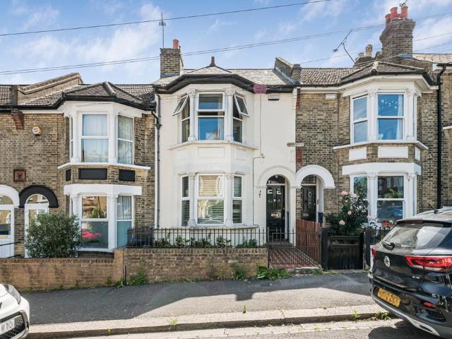 House for sale in London Borough of Croydon, Purley