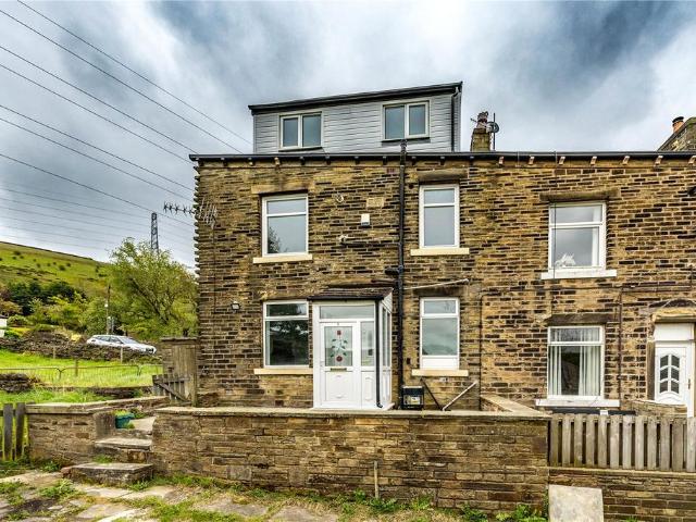 House for sale in Catherine Slack, West Yorkshire