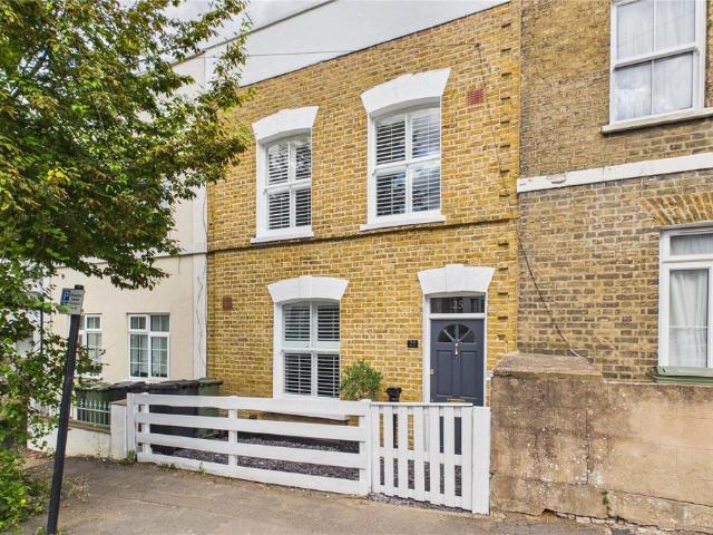 House for sale in Tulse Hill, Greater London