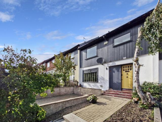 House for sale in Northfield, Scotland