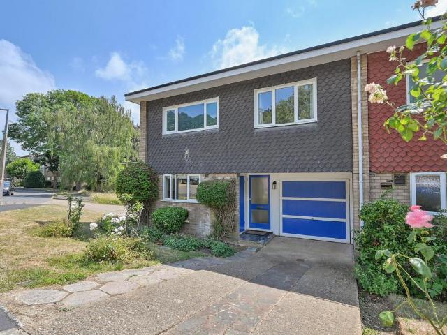 House for sale in Watford Rural, Batchworth