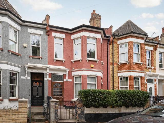 House for sale in Lower Clapton, Greater London