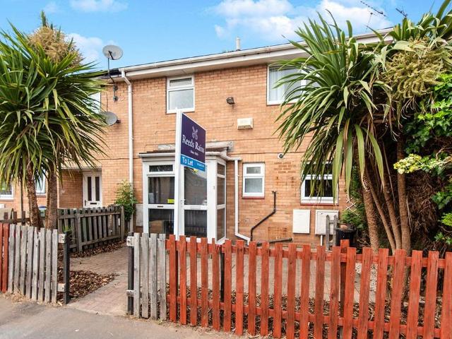 House for sale in Oulton, West Yorkshire