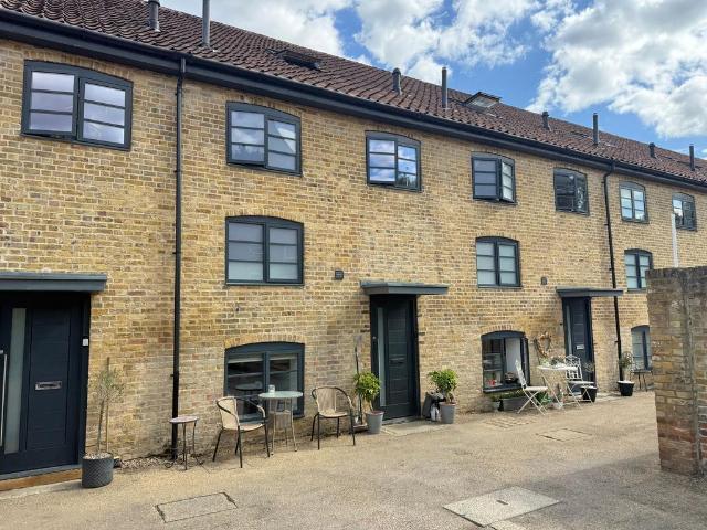 House for sale in Kings Hill, Colliers End